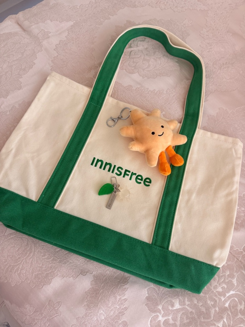 Innisfree Canvas Tote Bag in Cream & Green